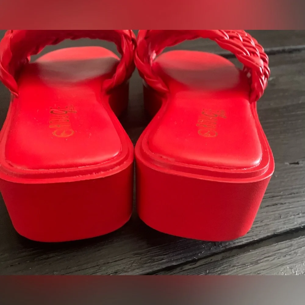 ❤️❤️‎ Rouge Helium Red Rubber Heel Flip flop❤️❤️NWT
